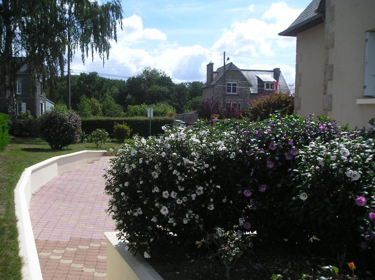 Les Hortensias Saint-Pierre-de-Plesguen 外观 照片